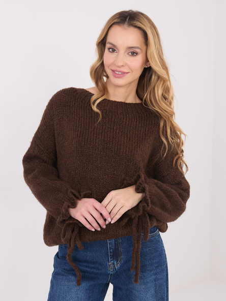 Brązowy sweter oversize z okrągłym dekoltem