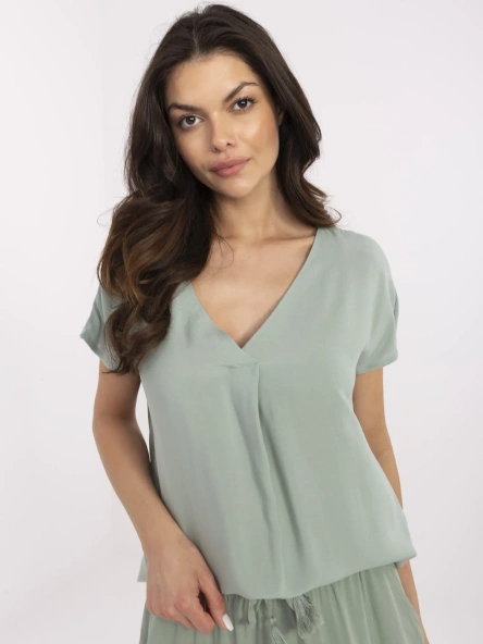 Pistacjowa damska bluzka z dekoltem V SUBLEVEL