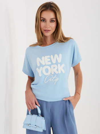 Jasnoniebieska bluzka z napisem New York RUE PARIS