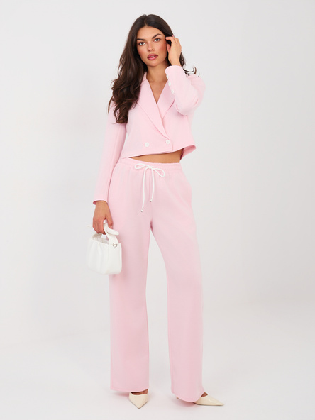 Jasnoróżowy komplet z ozdobnymi guzikami RUE PARIS