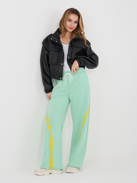 Miętowe dresowe spodnie z kontrastowymi lampasami RUE PARIS