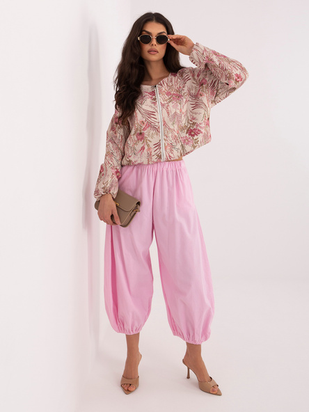 Jasnoróżowe sztruksowe spodnie bez zapięcia