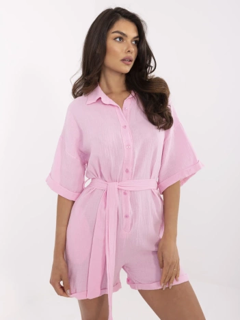 Jasnoróżowy letni kombinezon z krótkim rękawem