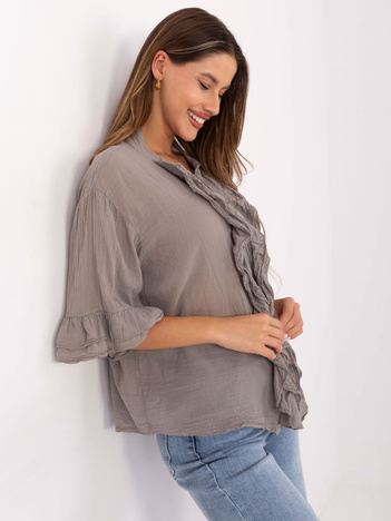 Ciemnobeżowa zwiewna koszula z żabotem