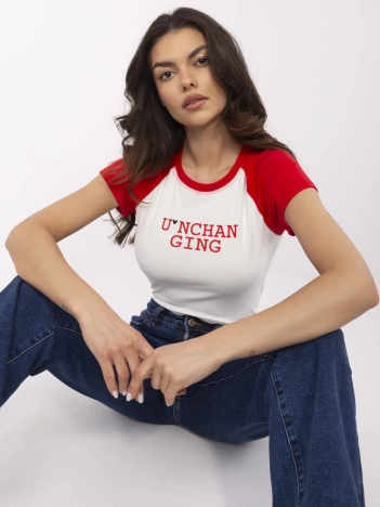 Ecru-czerwony damski t-shirt z nadrukiem