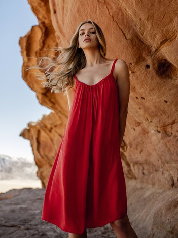 Czerwona sukienka na ramiączkach Polinne OCH BELLA