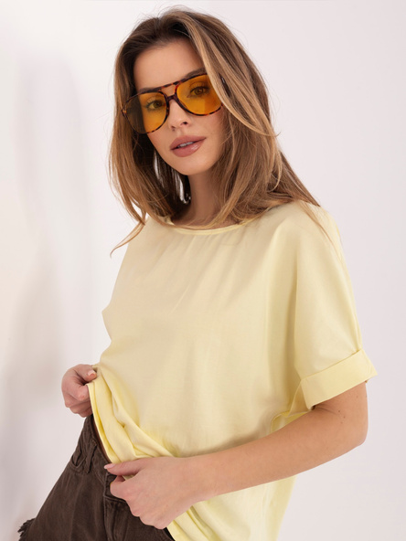 Pastelowa żółta bluzka basic z okrągłym dekoltem RUE PARIS