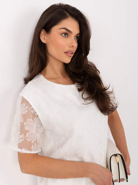 Biała elegancka bluzka z kwiatową koronką