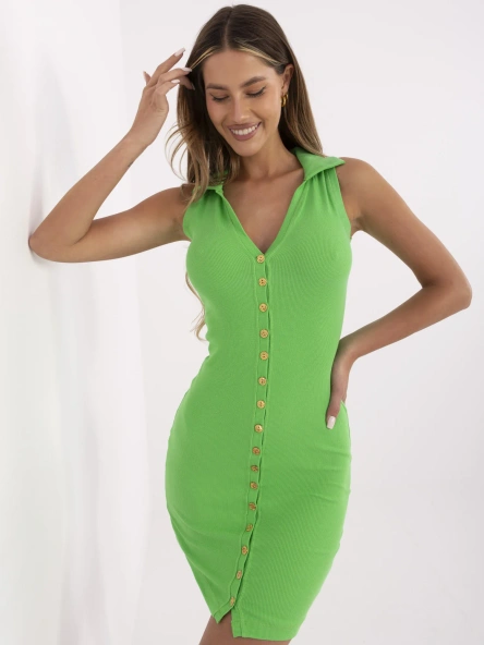 Jasnozielona mini sukienka ze złotymi guzikami