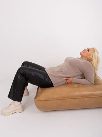 Ciemnobeżowy damski sweter plus size z wiskozą