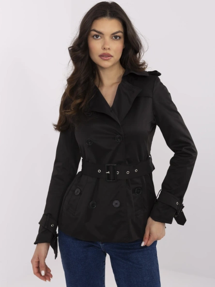 Czarny dwurzędowy trencz z paskiem