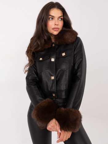 Czarna krótka kurtka z ekoskóry z futerkiem