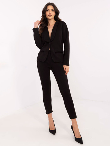 Czarny dresowy komplet damski z marynarką