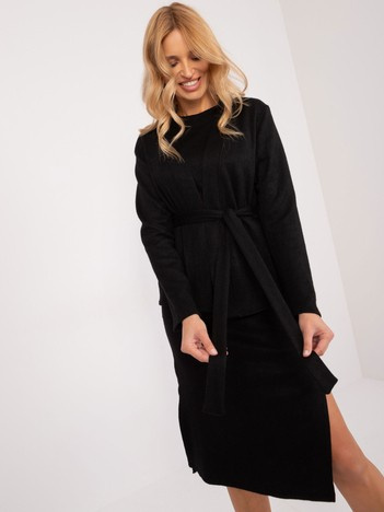 Czarny komplet dzianinowy z narzutką z paskiem