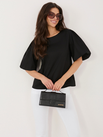 Czarna bluzka oversize z krótkim rękawem
