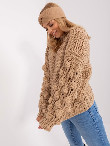 Beżowy sweter oversize z bufiastym rękawem