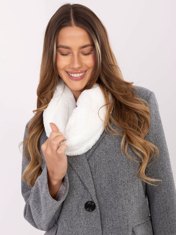 Biały futrzany komin damski