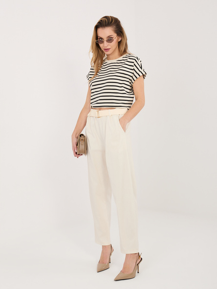 Jasnobeżowe materiałowe spodnie z wysokim stanem