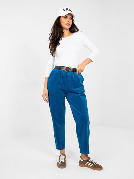 Ciemnoniebieskie sztruksowe spodnie typu carrot