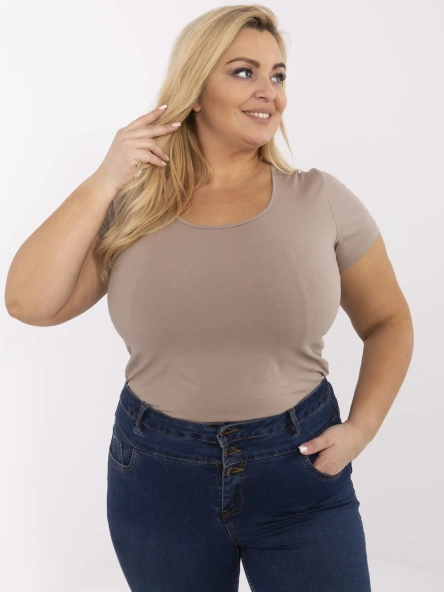 Ciemnobeżowy t-shirt plus size z okrągłym dekoltem RUE PARIS