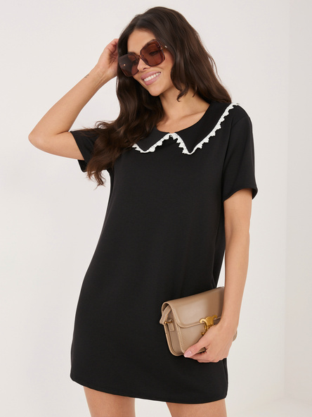 Czarna mini sukienka z krótkim rękawem
