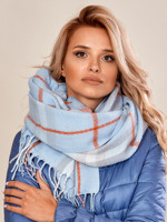 jasny niebieski