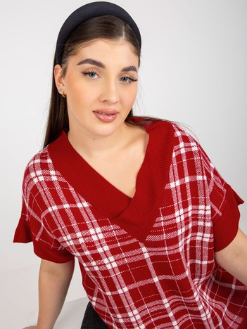 Czerwona dzianinowa kamizelka plus size z dekoltem V