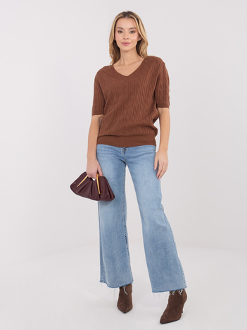 Jasnobrązowy sweter z miękkiej dzianiny