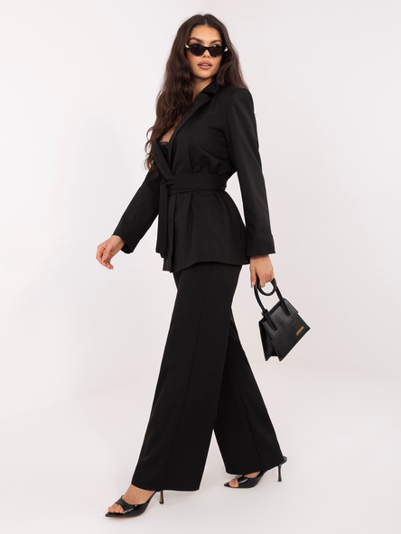 Czarny dwuczęściowy garnitur z szerokimi spodniami