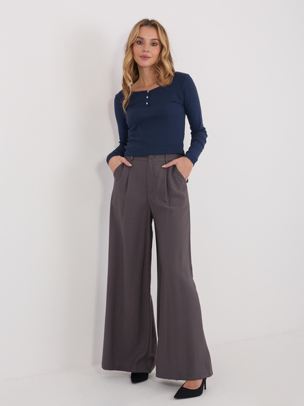 Granatowa bluzka basic z guzikami przy dekolcie