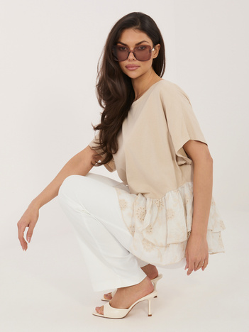 Beżowa damska bluzka z rozkloszowanym dołem