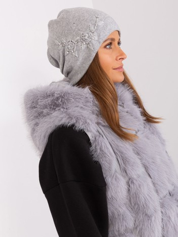 Szara dzianinowa czapka beanie z cyrkoniami