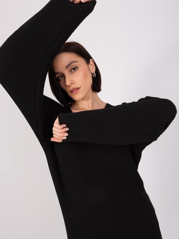 Czarna sukienka dzianinowa z dodatkiem wełny