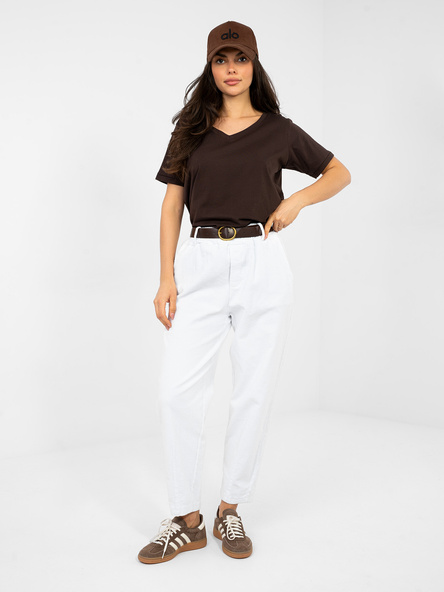 Białe sztruksowe spodnie z paskiem