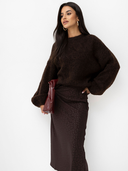 Czekoladowy sweter oversize z okrągłym dekoltem