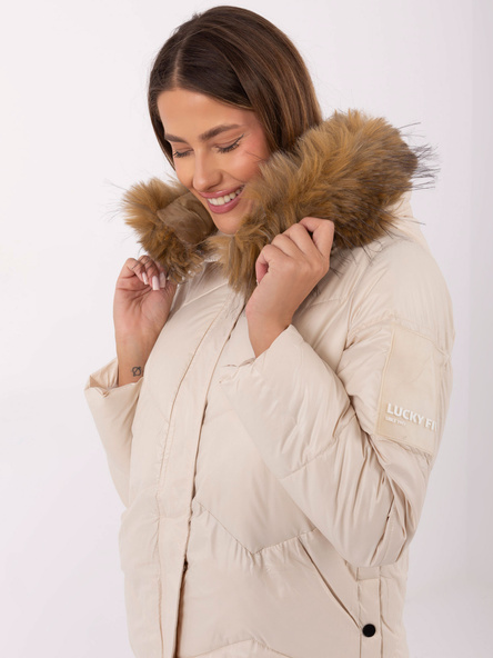 Jasnobeżowa pikowana kurtka z kapturem