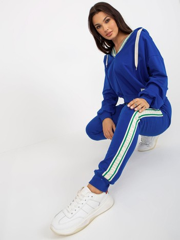 Ciemnoniebieski komplet casualowy z bluzą z kapturem