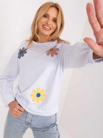 Biała damska bluza bez kaptura z aplikacjami