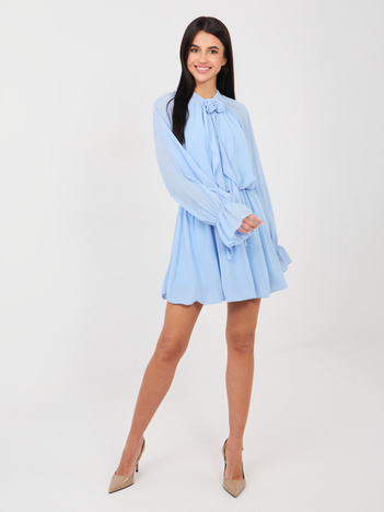 Jasnoniebieska sukienka ze ściągaczem w talii RUE PARIS
