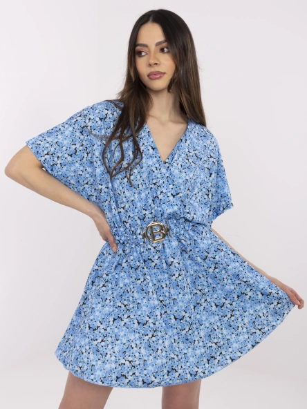 Niebieski krótki kombinezon o kroju sukienki