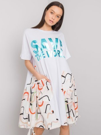 Biało-beżowa sukienka z napisem Ebba