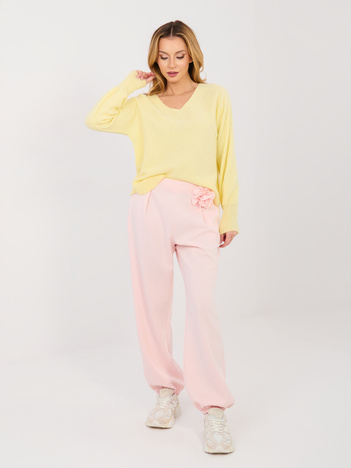 Pastelowe różowe dresowe spodnie z zakładkami
