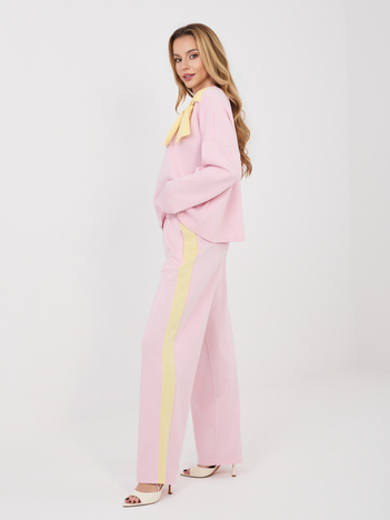 Jasnoróżowe dresowe spodnie z szeroką nogawką RUE PARIS