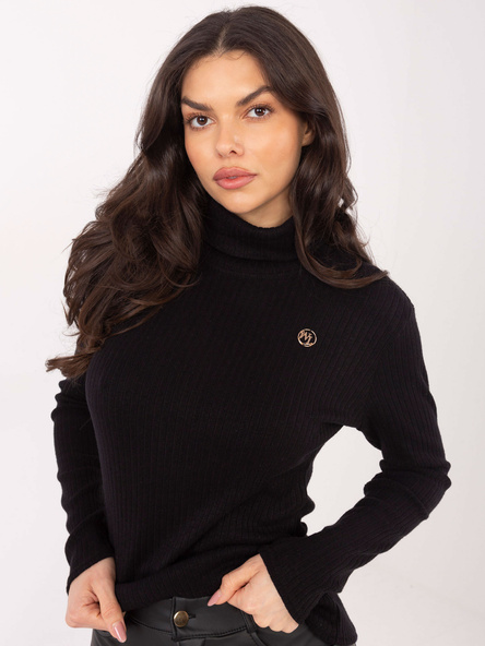 Czarny damski sweter o dopasowanym kroju