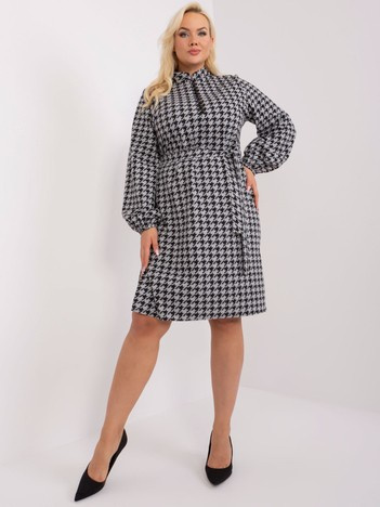 Szaro-czarna dzianinowa sukienka plus size w pepitkę