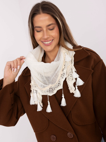 Ecru trójkątna chusta z frędzlami