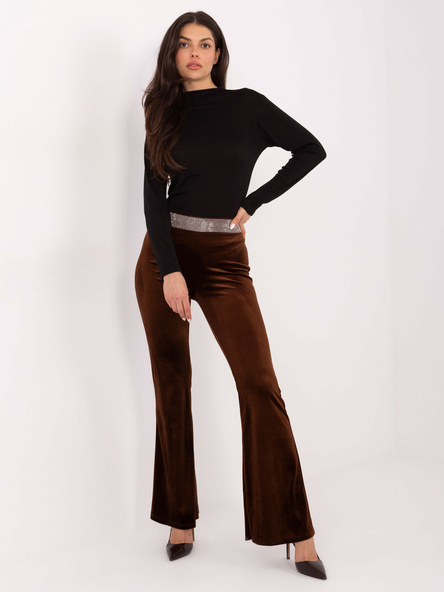 Brązowe welurowe spodnie dzwony na sylwestra
