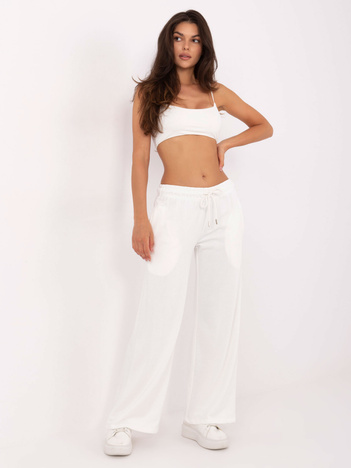 Ecru dresowe spodnie z kieszeniami