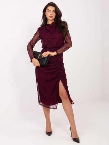 Ciemnofioletowa midi sukienka z koronki