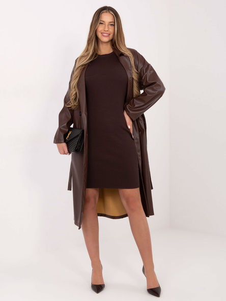 Czekoladowa dopasowana sukienka w prążek